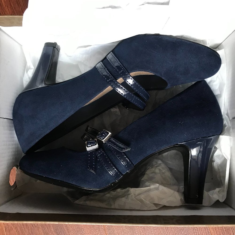Navy Heels - Like New!